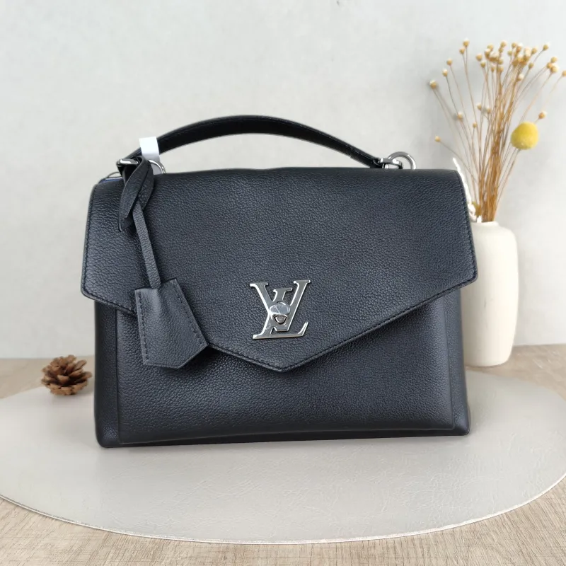 Louis Vuitton Crossbody Bag My Lockme Messenger Bag Black Calfskin Medium28 × 11 × 20 cm