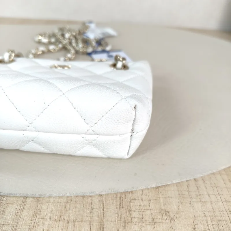 Chanel Shoulder Bag mini tote White Grained Calfskin 15 × 4 × 10 cm — detail view 6 of 10