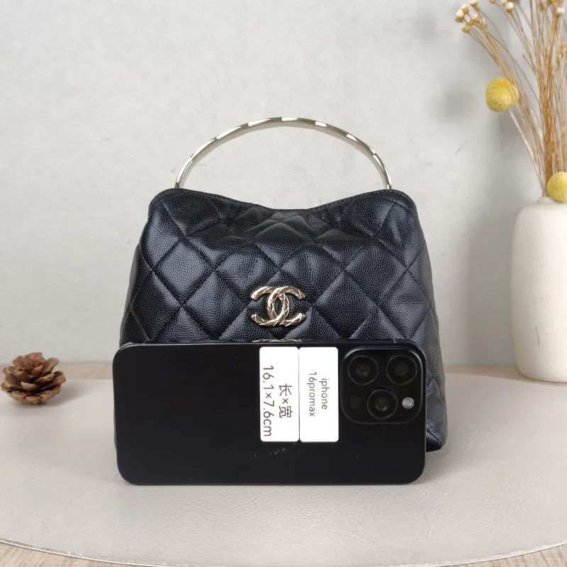 Chanel Crossbody Bag Crossbody Bag Black Calfskin One Size 18 × 7 × 13.5 cm — cover view 5 of 5