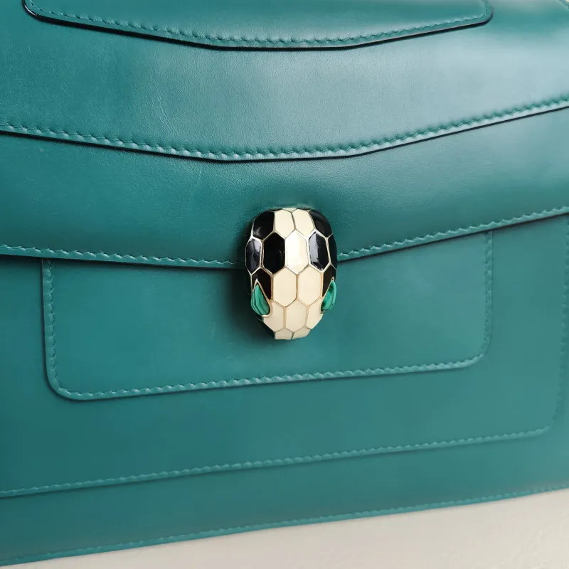 Bvlgari Crossbody Bag Serpenti Forever Collection Crossbody Bag Green Calfskin Medium 28 × 7.5 × 19 cm — detail view 2 of 12