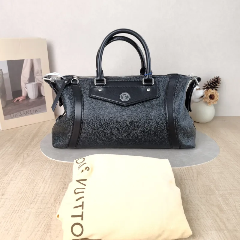 Louis Vuitton Crossbody Bag BIKER Black Lambskin Medium 38 × 15 × 15 cm — cover view 4 of 6