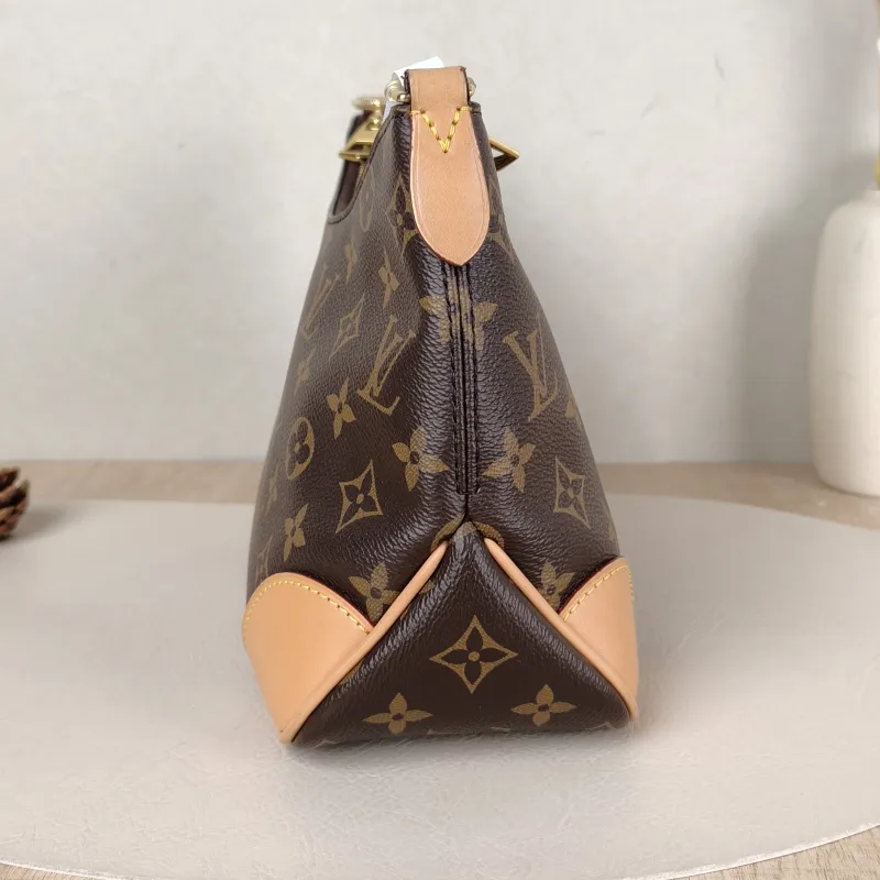 Louis Vuitton Crossbody Bag Boulogne PVC Small 26 × 9.5 × 16 cm — detail view 9 of 10