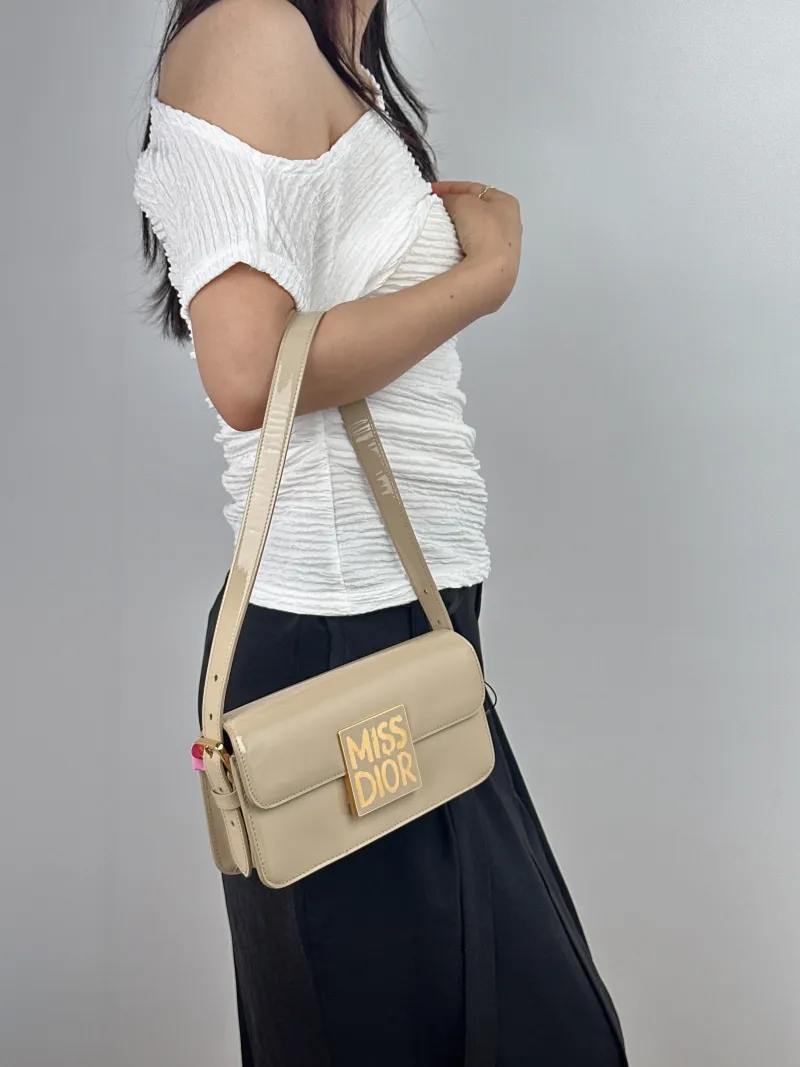 DIOR Shoulder Bag Shoulder Bag Patent Leather One Size 22 × 5 × 11.5 cm — on-model view 2 of 2