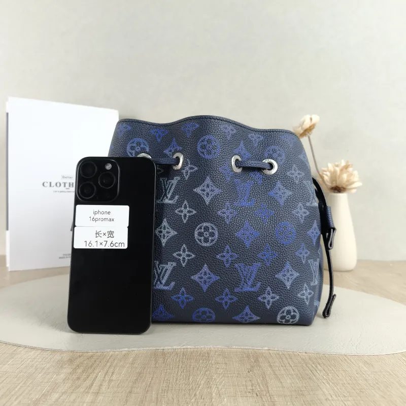 Louis Vuitton Crossbody Bag BELLA · Calfskin One Size 22 × 14 × 19 cm — cover view 3 of 5
