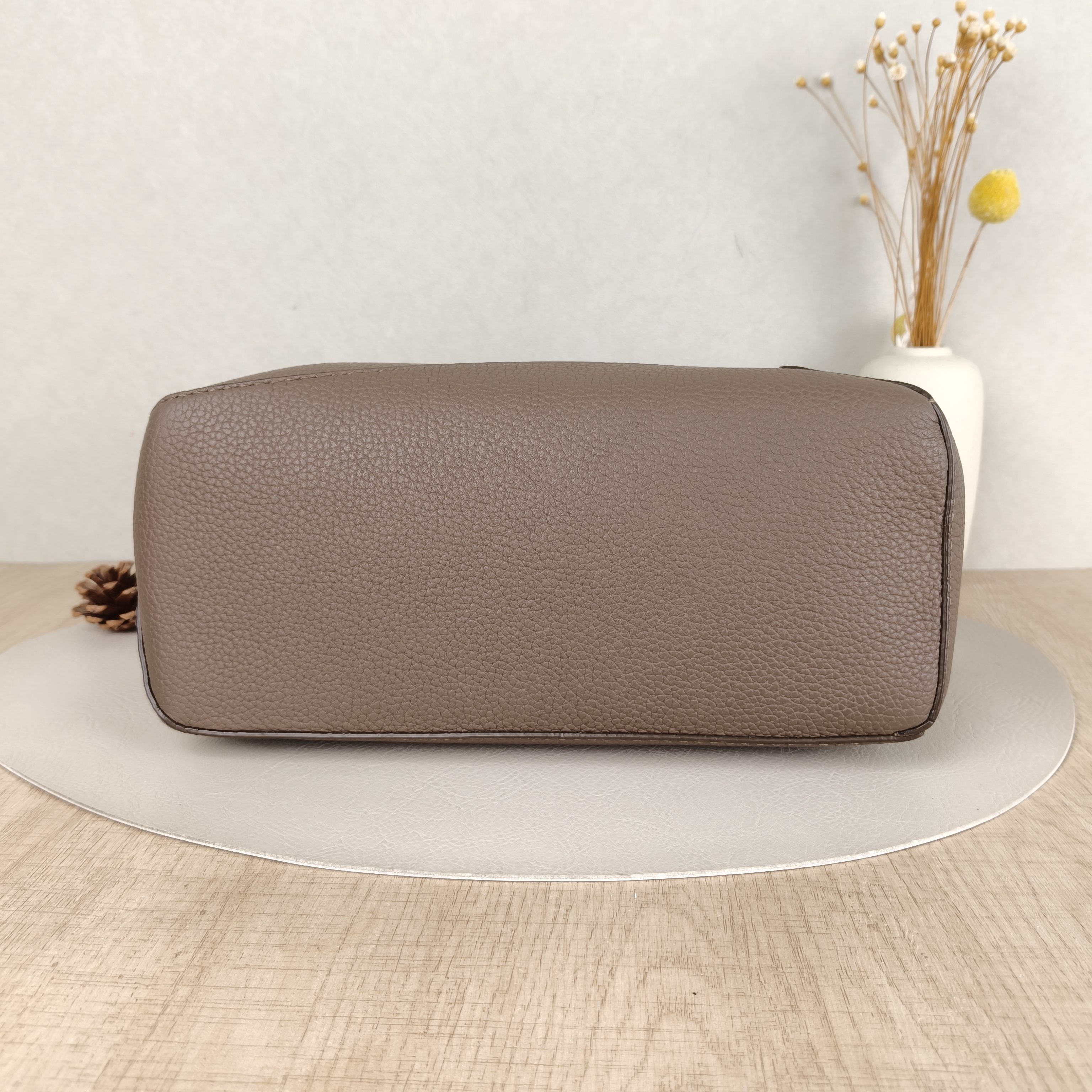 LOEWE Crossbody Bag Puzzle Brown Calfskin Medium29 × 14 × 19.5 cm — cover view 3 of 6