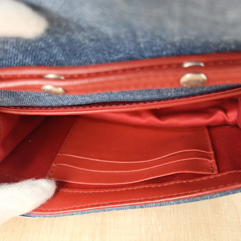 Miumiu Crossbody Bag Red Embroidered Crossbody Bag One Size 18 × 6 × 12 cm — detail view 4 of 10