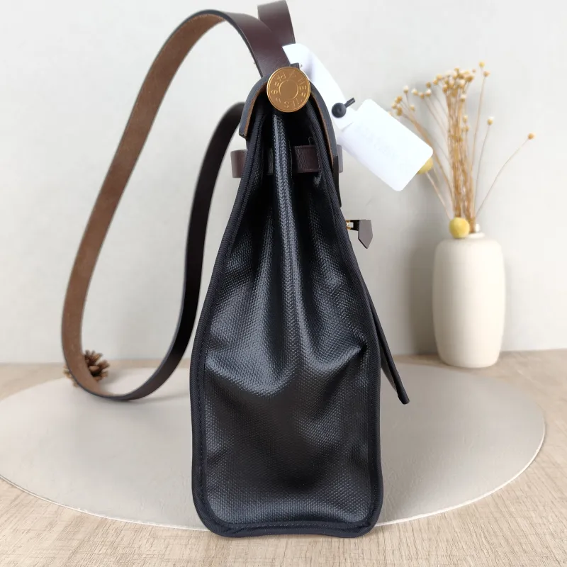 Hermès Crossbody Bag Herbag 31 Black Canvas Calfskin Medium 30.5 × 11 × 25.5 cm Z — detail view 5 of 17