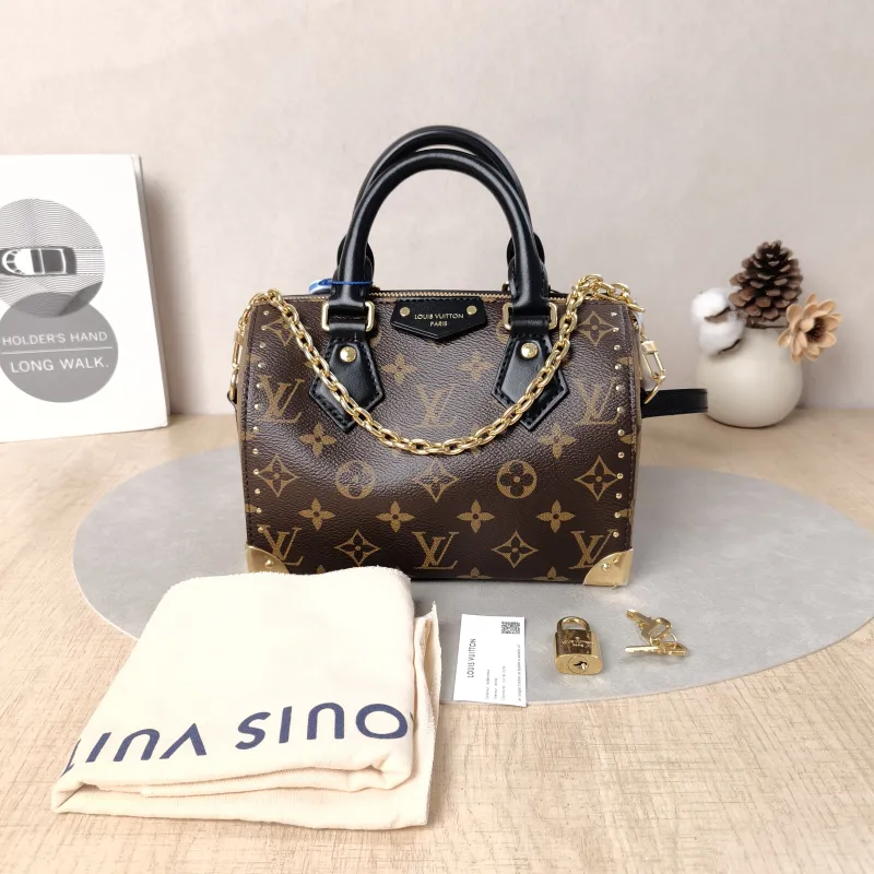 Louis Vuitton Crossbody Bag Speedy Trunk 20Monogram PVC Small20.5 × 11 × 13.5 cm — cover view 6 of 6