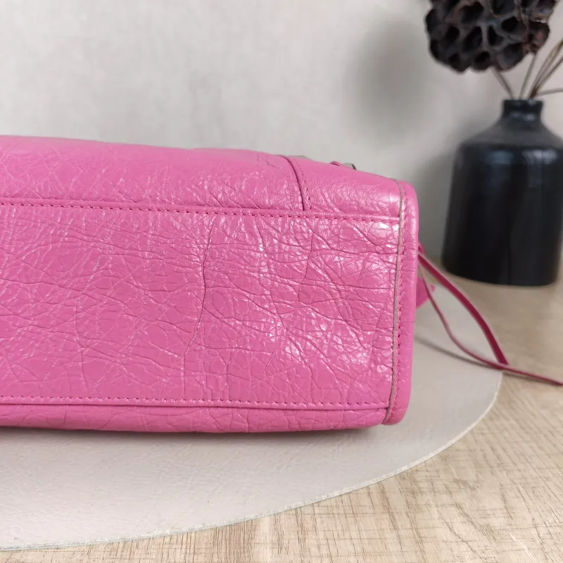 BALENCIAGA Crossbody Bag Classic City Red Waxed Leather Small30 × 10 × 21 cm — detail view 12 of 13