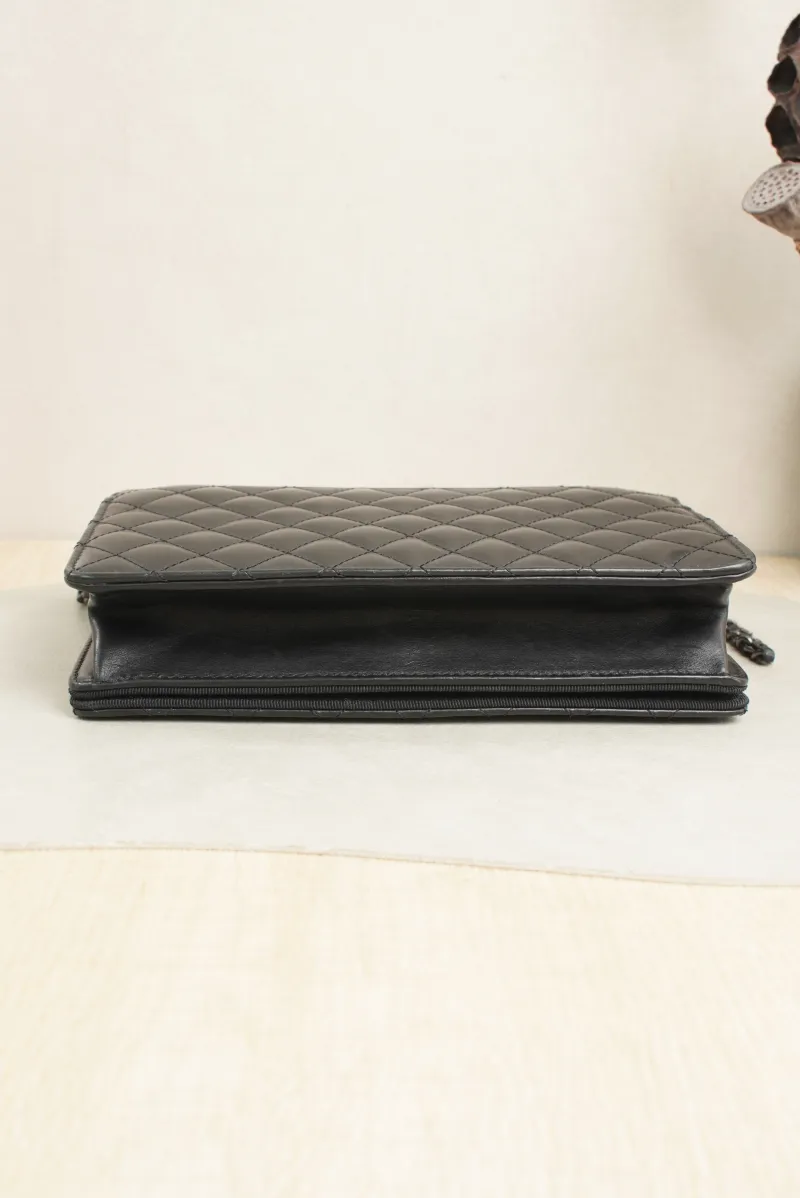 Chanel Shoulder Bagwoc21 Calfskin · 21 × 5 × 13 cm — cover view 6 of 7