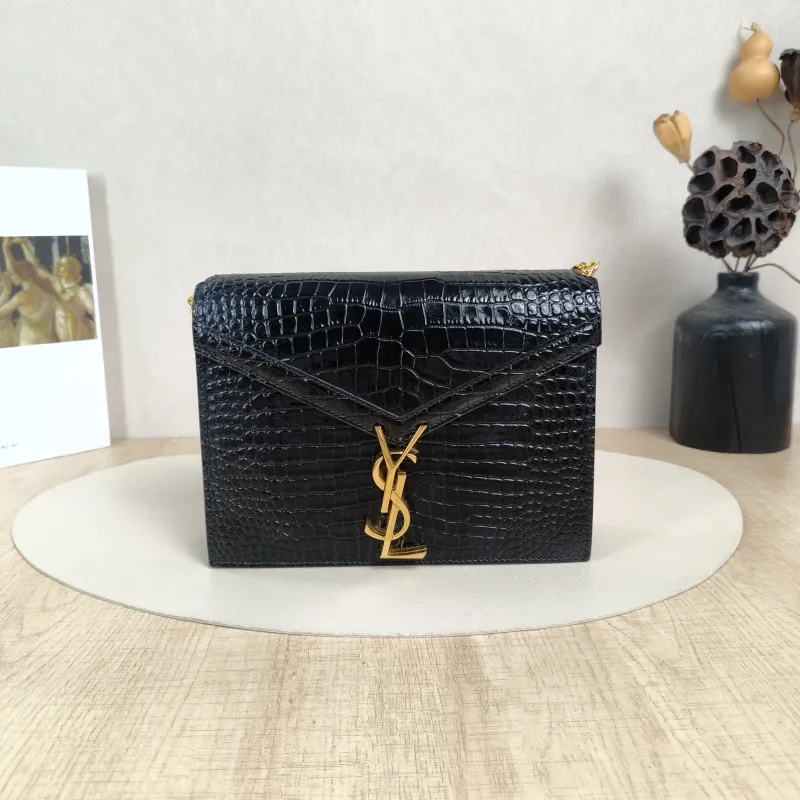 SAINT LAURENT Crossbody Bag Cassandra Black Calfskin Medium22 × 5.5 × 16.5 cm