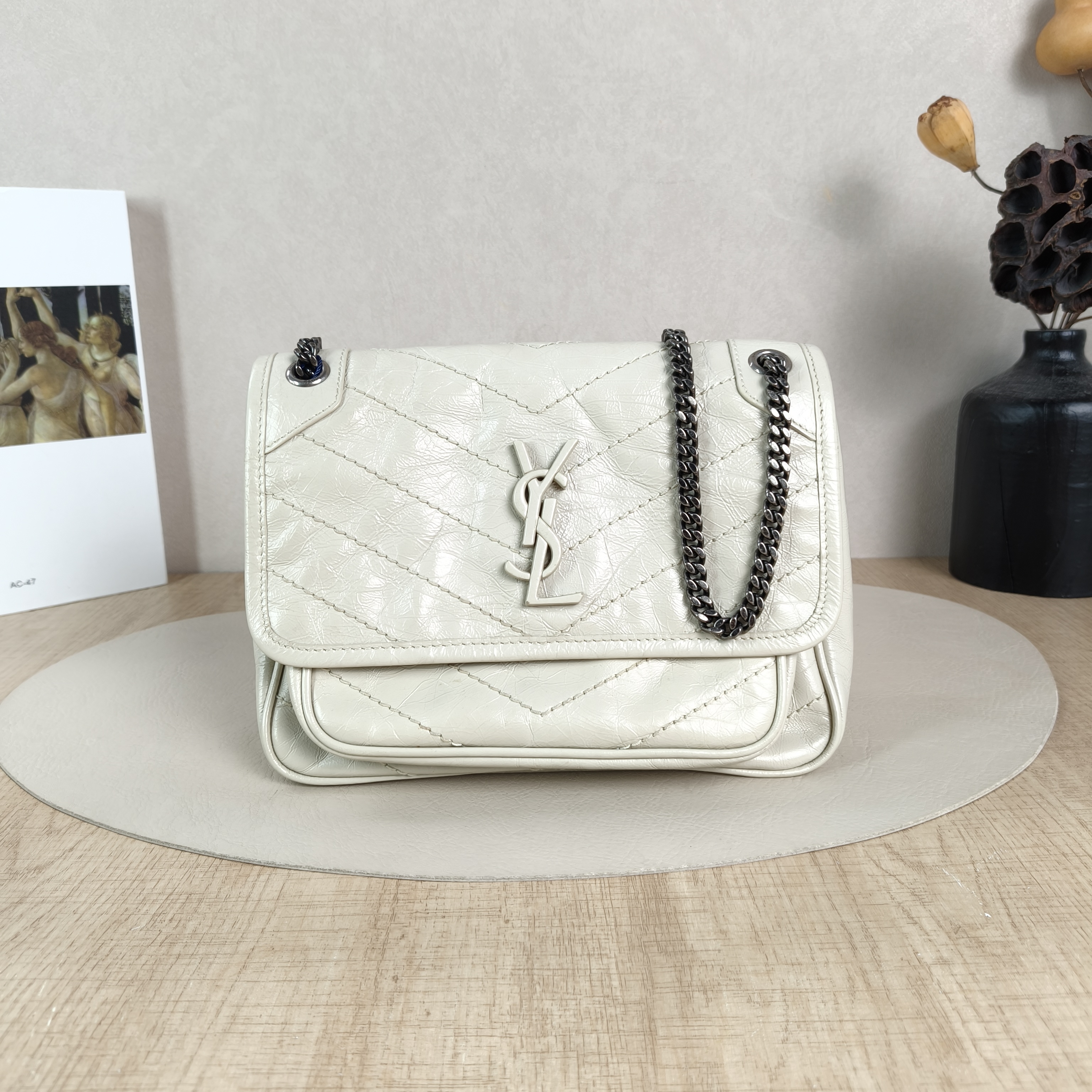 SAINT LAURENT Shoulder Bag Niki White Waxed Leather Calfskin Small21 × 7.5 × 16 cm