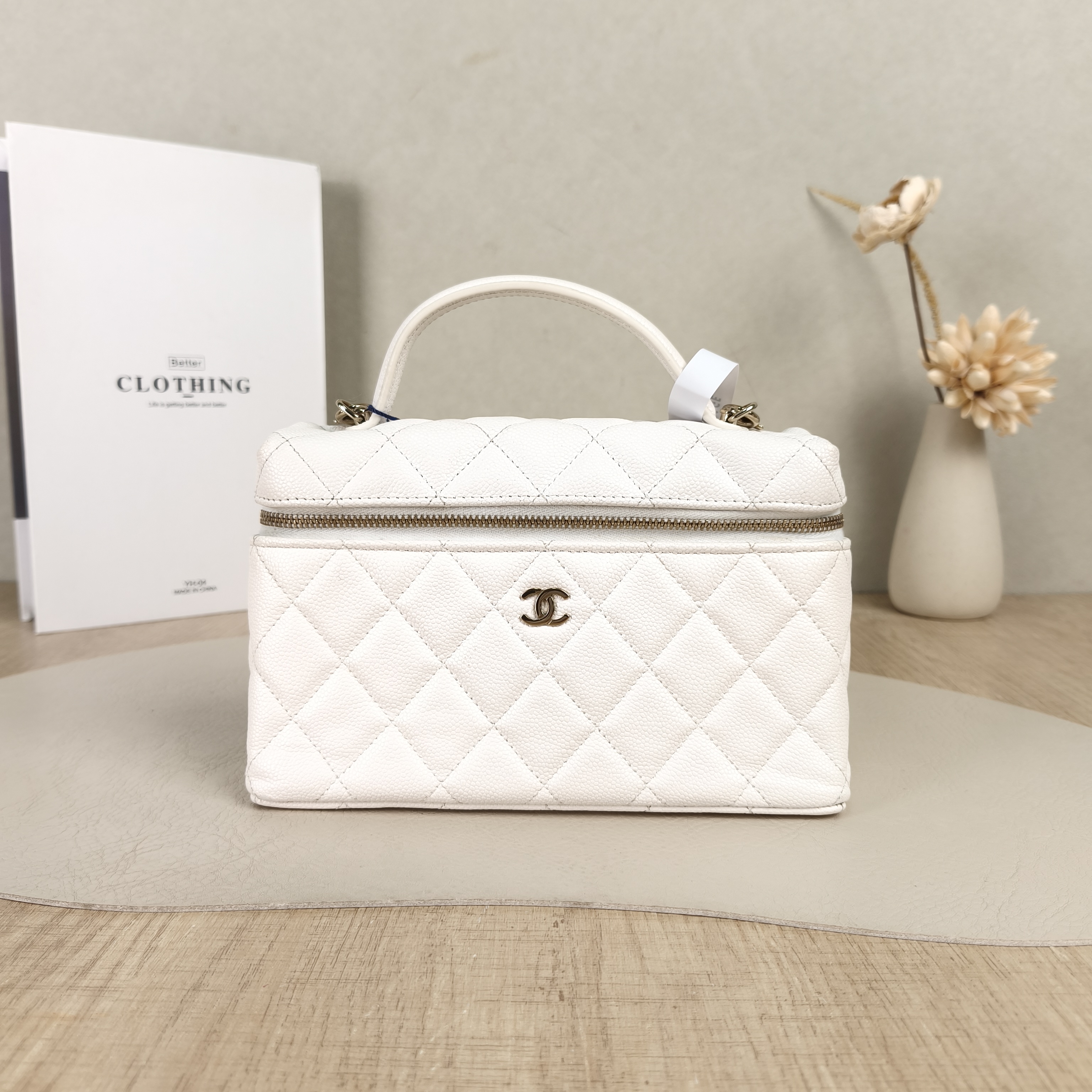 Chanel Crossbody Baglp Box Bag Top Handle Crossbody Bag White Grained Calfskin One Size19.5 × 5 × 17 cm