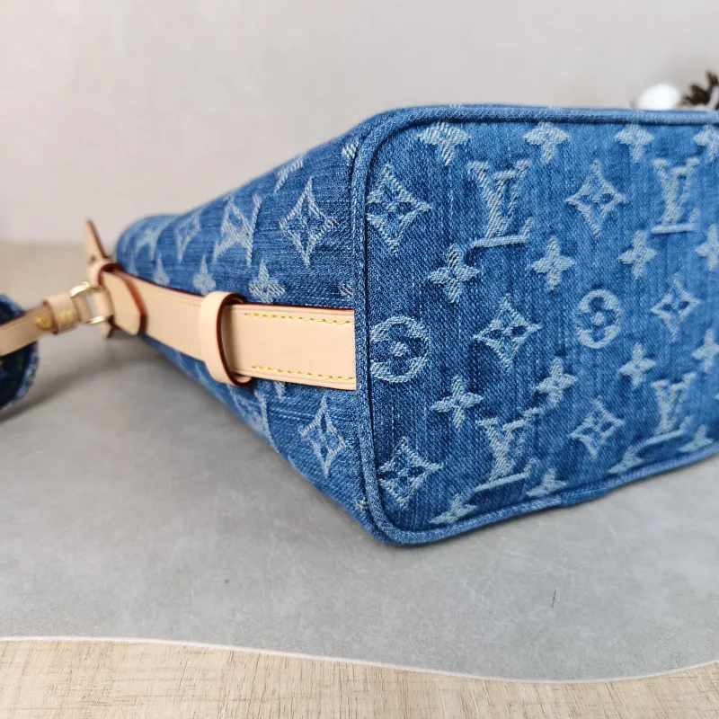 Louis Vuitton Top Handle Bag ALL IN BB Blue BB 16 × 12 × 18 cm — detail view 8 of 13