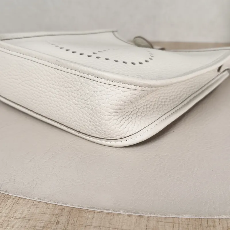 Hermès Crossbody Bag Evelyne Mini 16 Mini 16 10Craie TC Calfskin Mini 17 × 5.5 × 18 cm G — detail view 1 of 9