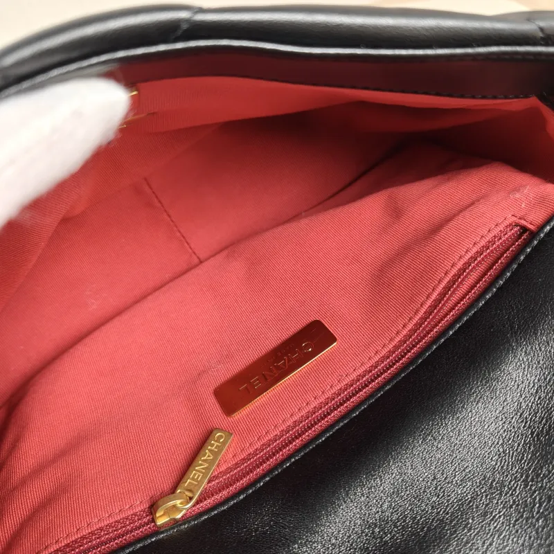 Chanel Crossbody Bag 19Bag Black SL ambskin Small 26 × 9 × 16 cm — detail view 12 of 12