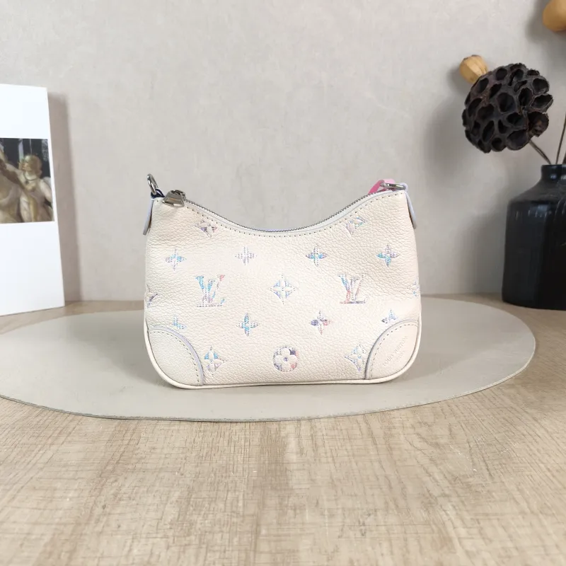 Louis Vuitton Crossbody Bag Boulogne White · Calfskin nano 19 × 8 × 13 cm