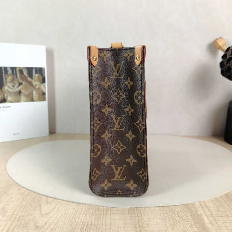 Louis Vuitton Crossbody Bag SAC PLAT BB BB Monogram PVC BB 21.5 × 9 × 22 cm — detail view 5 of 12