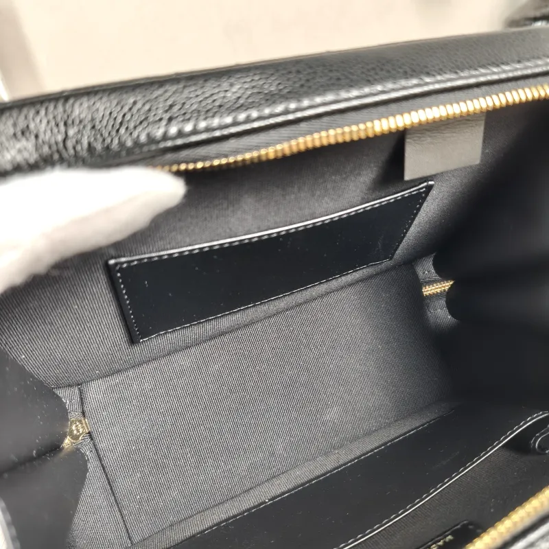 Chanel Crossbody Bag Black Grained Calfskin Mini 19.5 × 8.5 × 12 cm — detail view 11 of 13