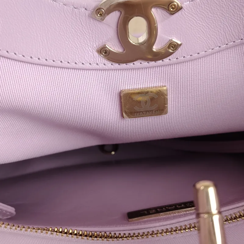 Chanel Crossbody Bag 31Bag Waxed Leather Small 30 × 9 × 29 cm — detail view 5 of 12