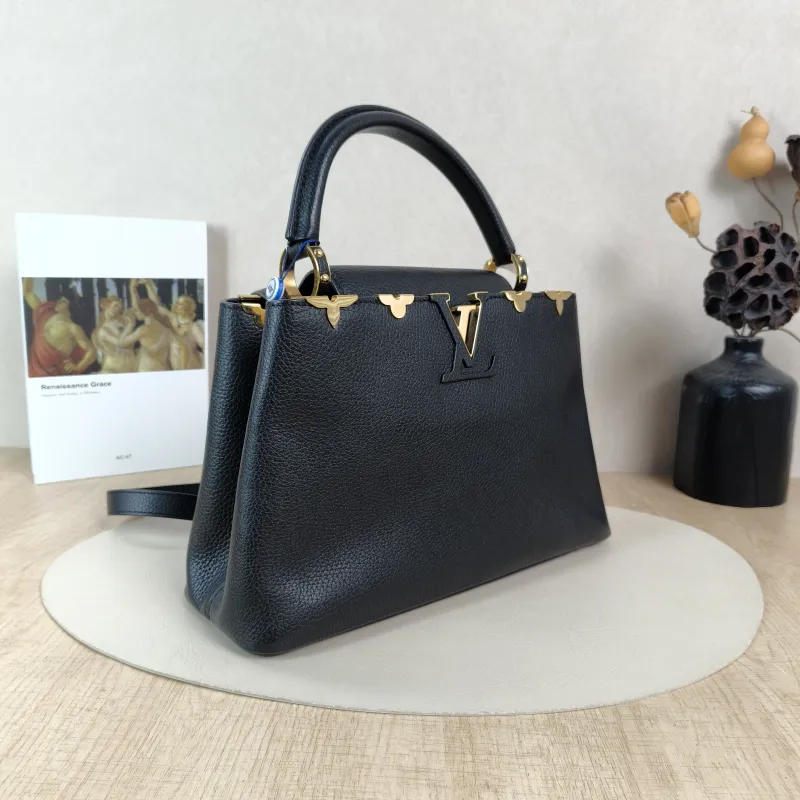 Louis Vuitton Top Handle Bag Capucines Black · Calfskin Medium31.5 × 11 × 20 cm — cover view 3 of 6