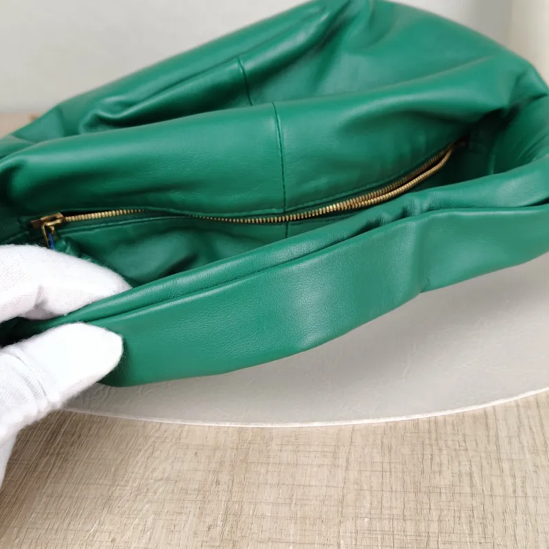 Bottega Veneta Top Handle Bag Jodie Green Calfskin Mini 28 × 8 × 23 cm — detail view 4 of 9