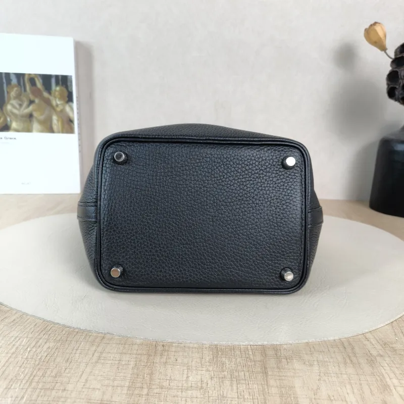 Hermès Top Handle Bag Picotin Lock 18 18Black Clemence Taurillon TC Calfskin Small18 × 13 × 19 cm — cover view 5 of 6
