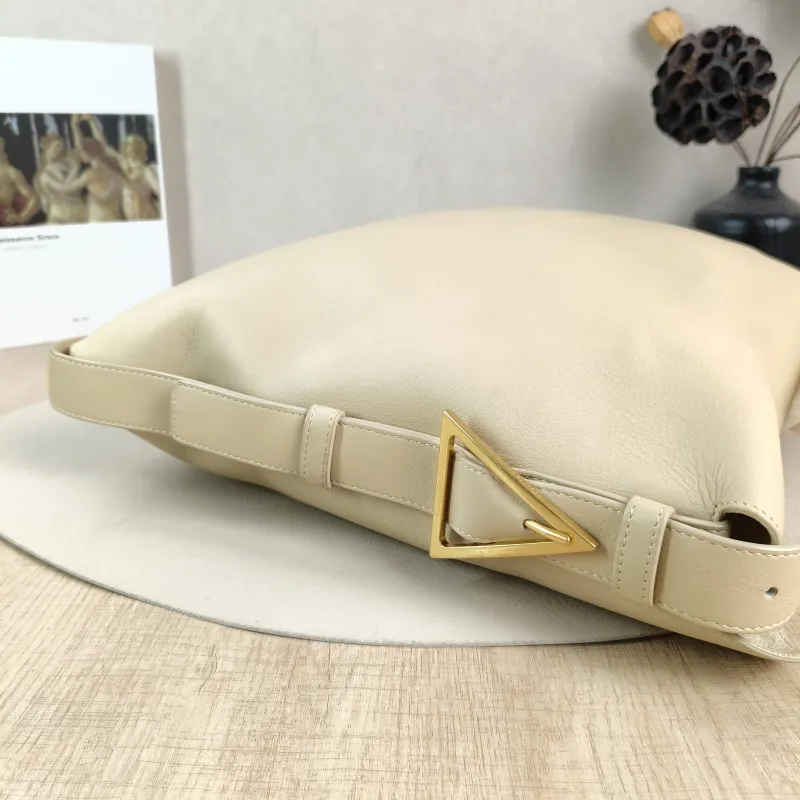 Bottega Veneta Shoulder Bag Cradle Shoulder Bag Yellow Calfskin One Size 39 × 3 × 33 cm — detail view 8 of 10