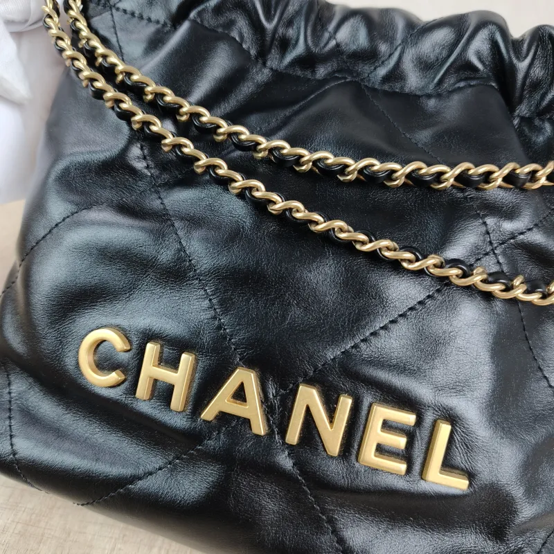 Chanel Shoulder Bag 22Bag Black CC alfskin Mini 20 × 6 × 19 cm — detail view 9 of 11