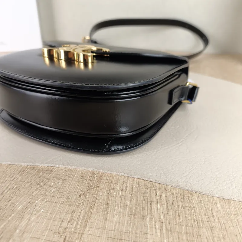 CELINE Crossbody Bag TEEN BESACE TRIOMPHE Black Calfskin Small 18.5 × 6 × 16 cm — detail view 3 of 12