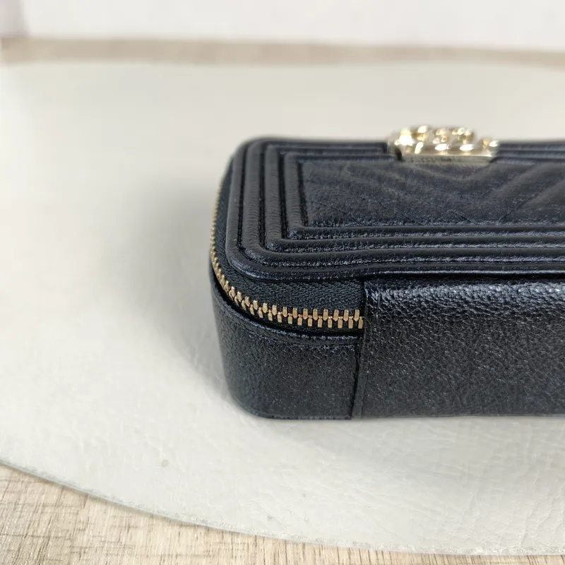 Chanel Crossbody Bag le boy Crossbody Bag Black Calfskin One Size 11 × 4 × 7 cm 32 — detail view 6 of 11
