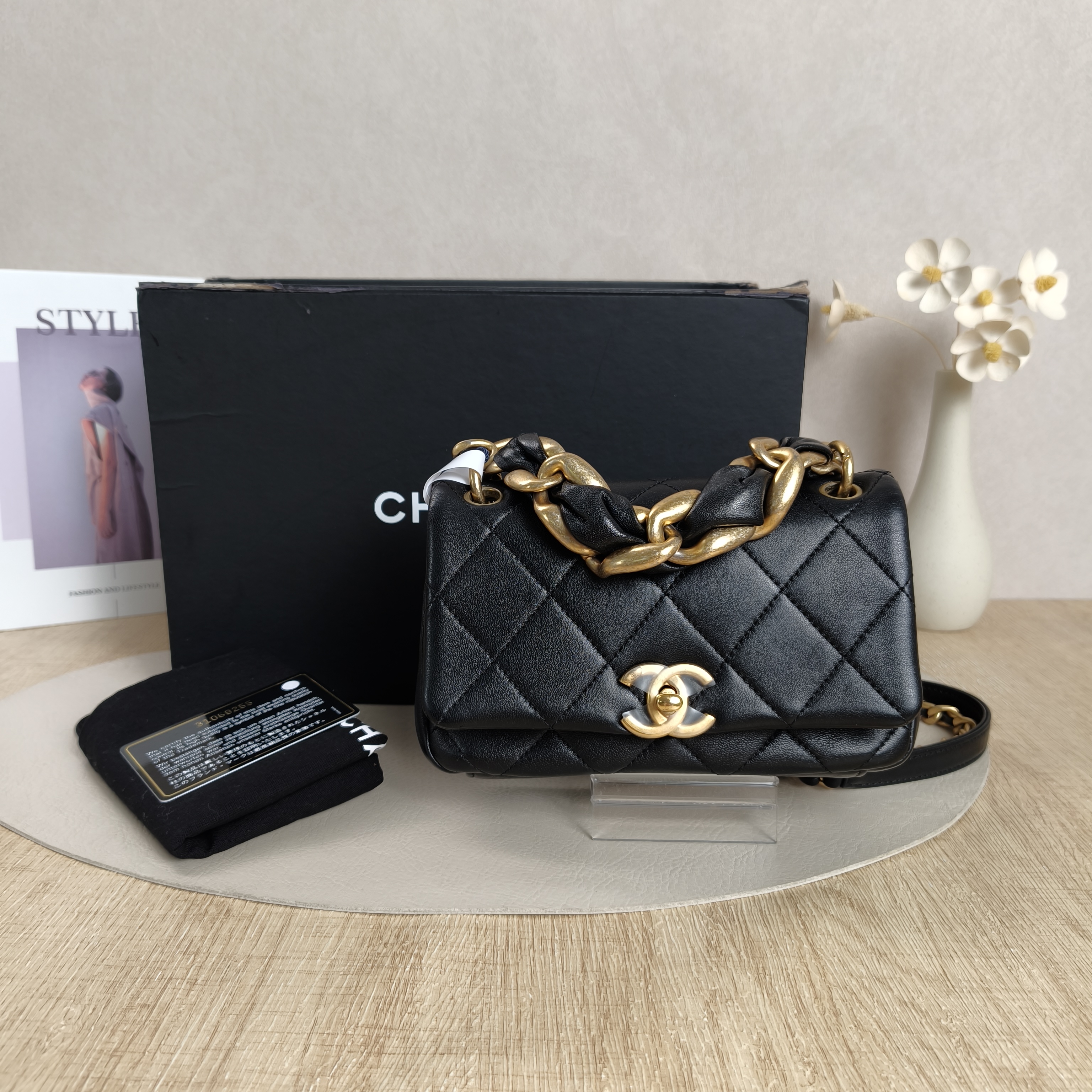Chanel Crossbody Bagcf Collection Crossbody Bag Black Calfskin One Size18 × 5 × 12 cm — cover view 8 of 12