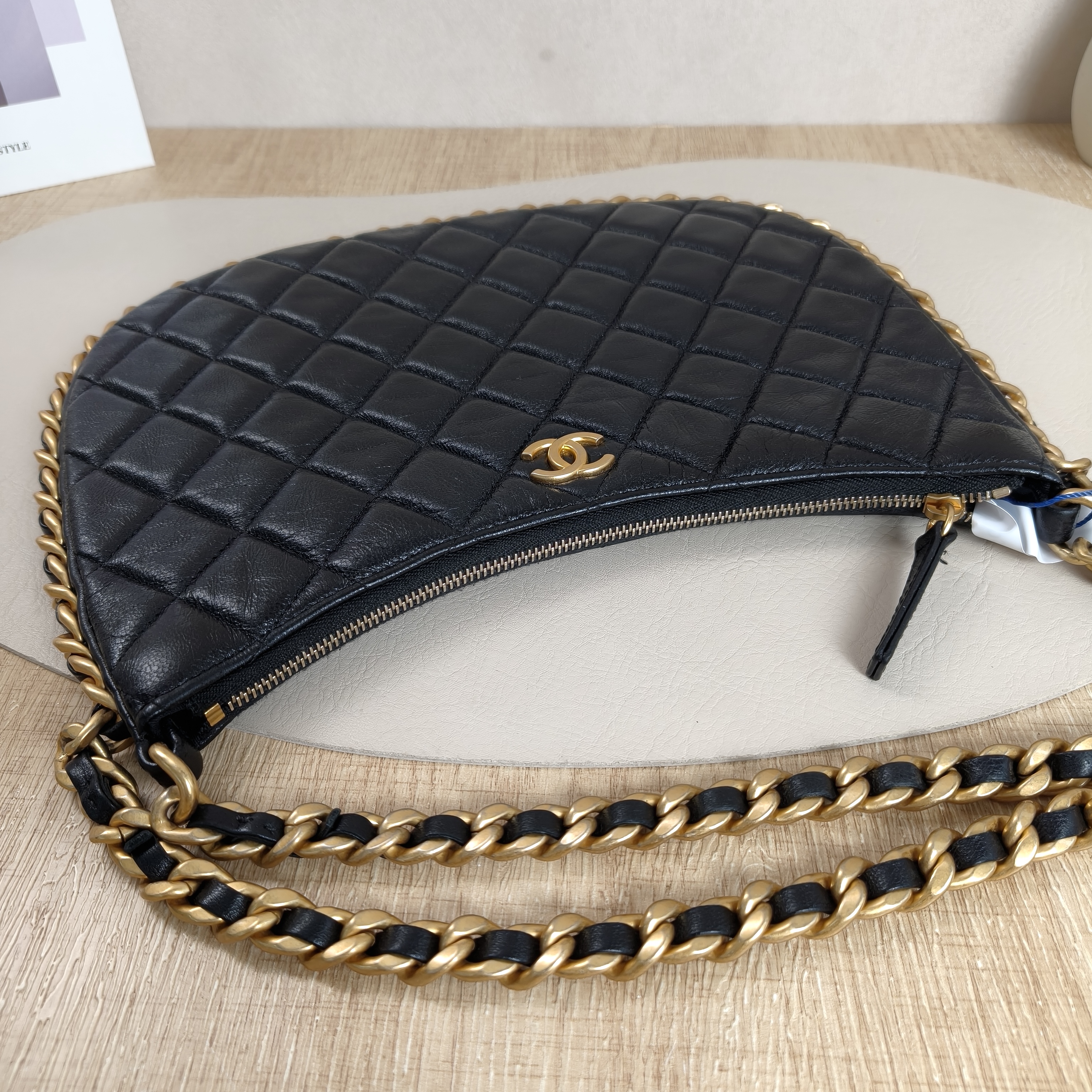 Chanel Crossbody Bag23b hobo Gabrielle Bag Black Lambskin One Size29 × 2 × 18 cm — cover view 3 of 11