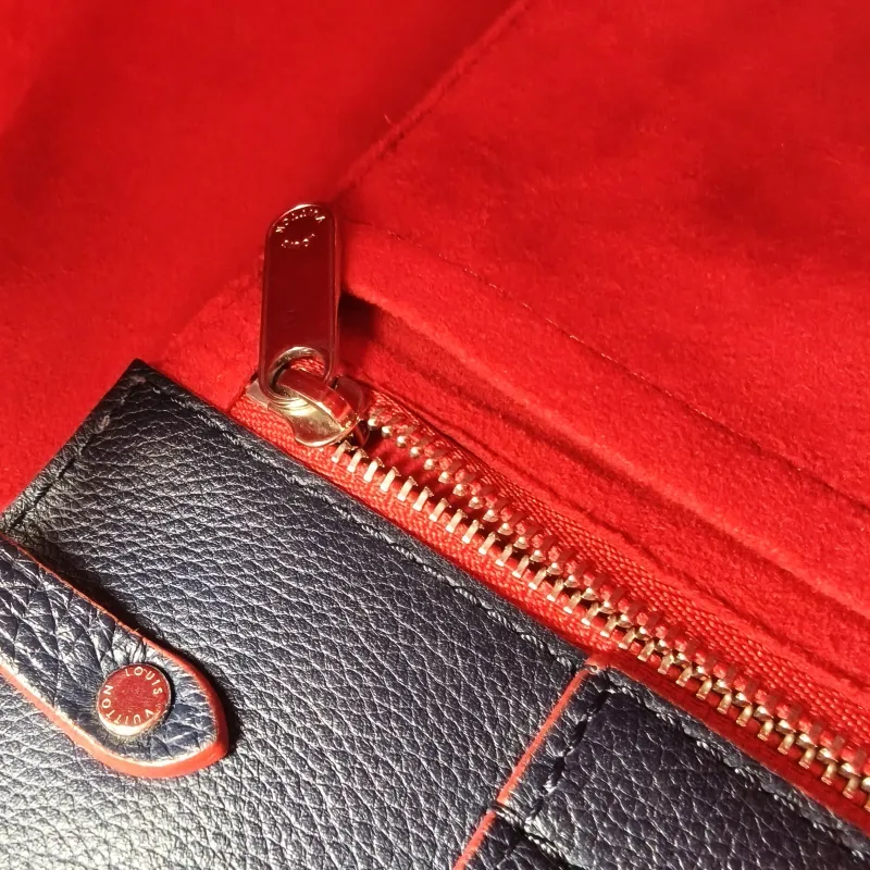 Louis Vuitton Shoulder Bag lockme Shoulder Bag Blue Red Calfskin One Size 25 × 15 × 27 cm — detail view 1 of 13
