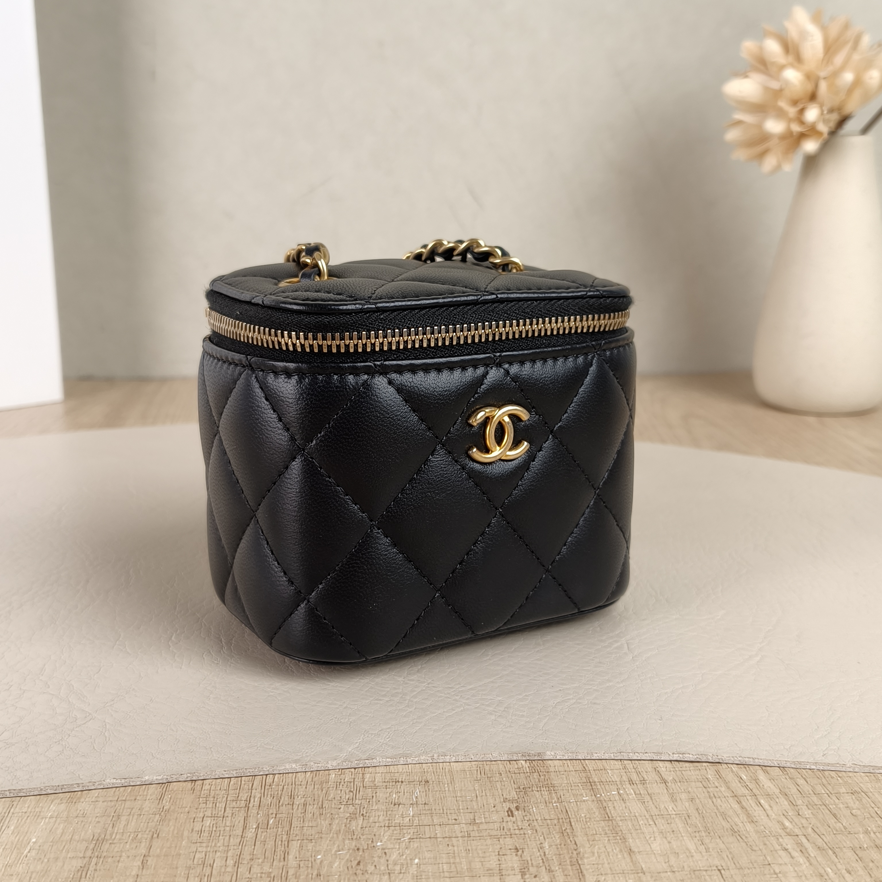 Chanel Crossbody Bag Edition Black Lambskin One Size10 × 7 × 9 cm — cover view 4 of 5