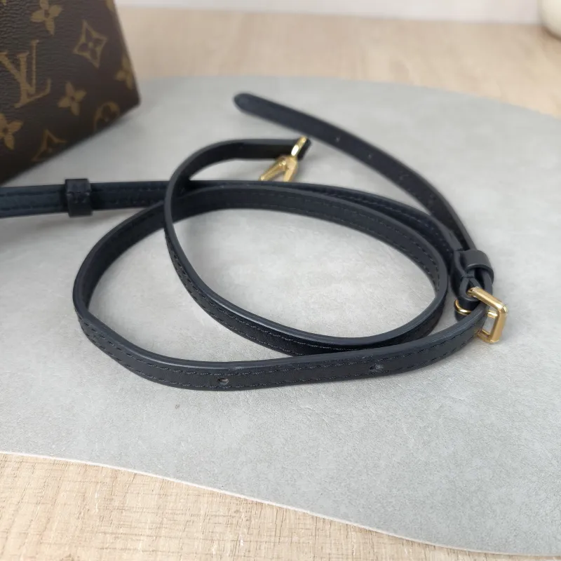 Louis Vuitton Crossbody Bag Locky BB Black PVC BB 20 × 7.5 × 16 cm — detail view 10 of 14