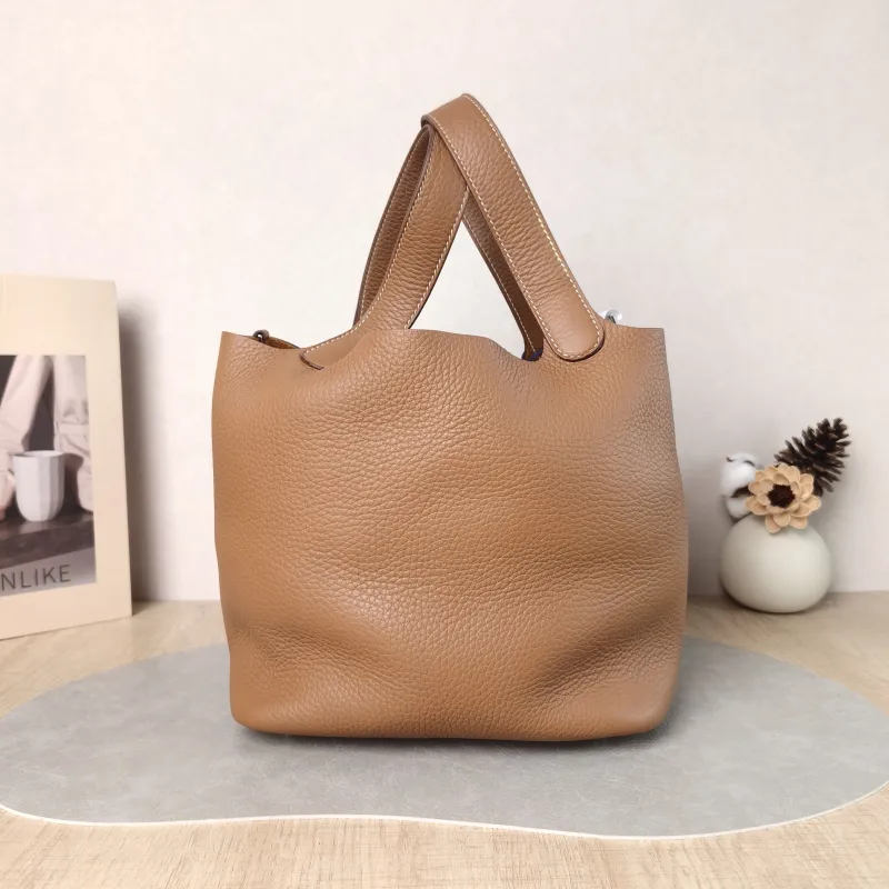 Hermès Top Handle Bag Picotin Lock 22 22 37 Brown TC Calfskin Medium 22 × 17 × 21 cm W — detail view 7 of 12
