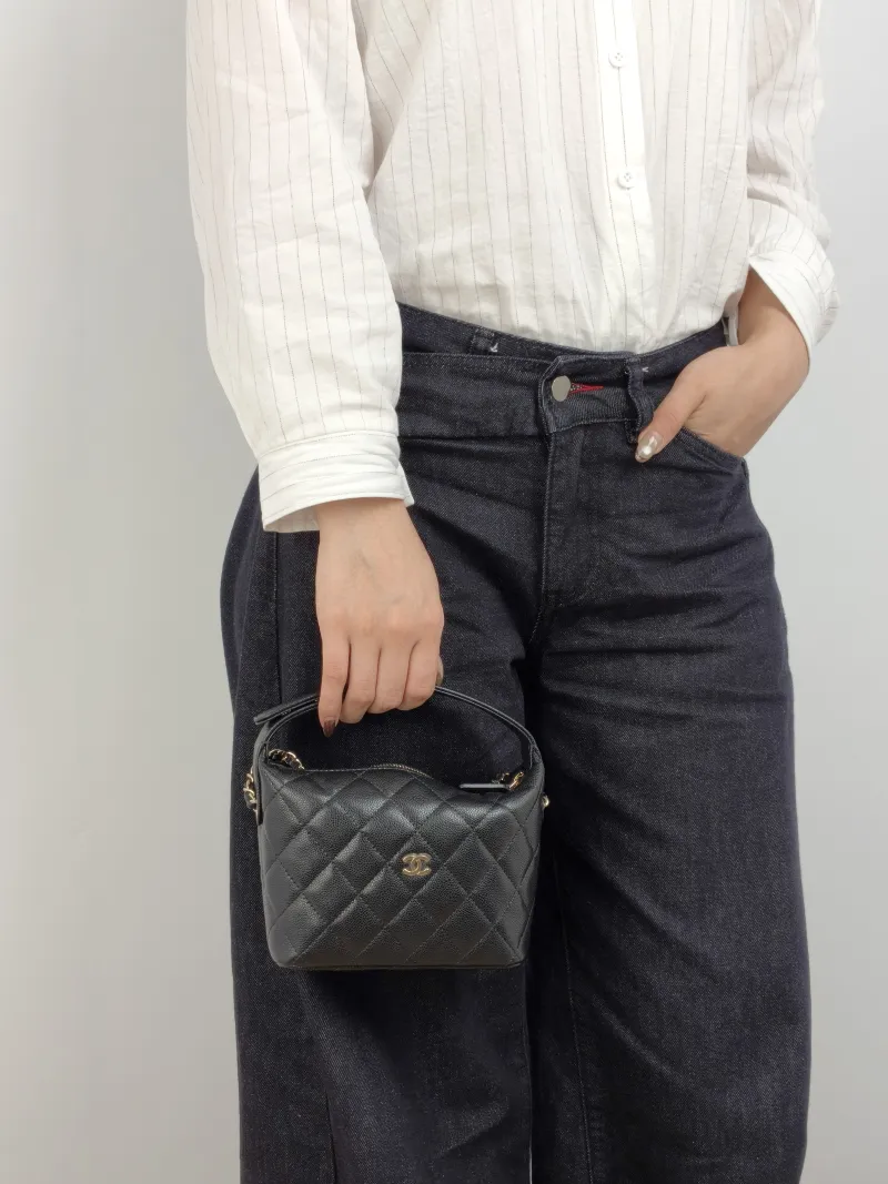 Chanel Crossbody Bag Vanity Case Bag Black Grained Calfskin 20 × 6 × 19 cm — on-model view 3 of 3