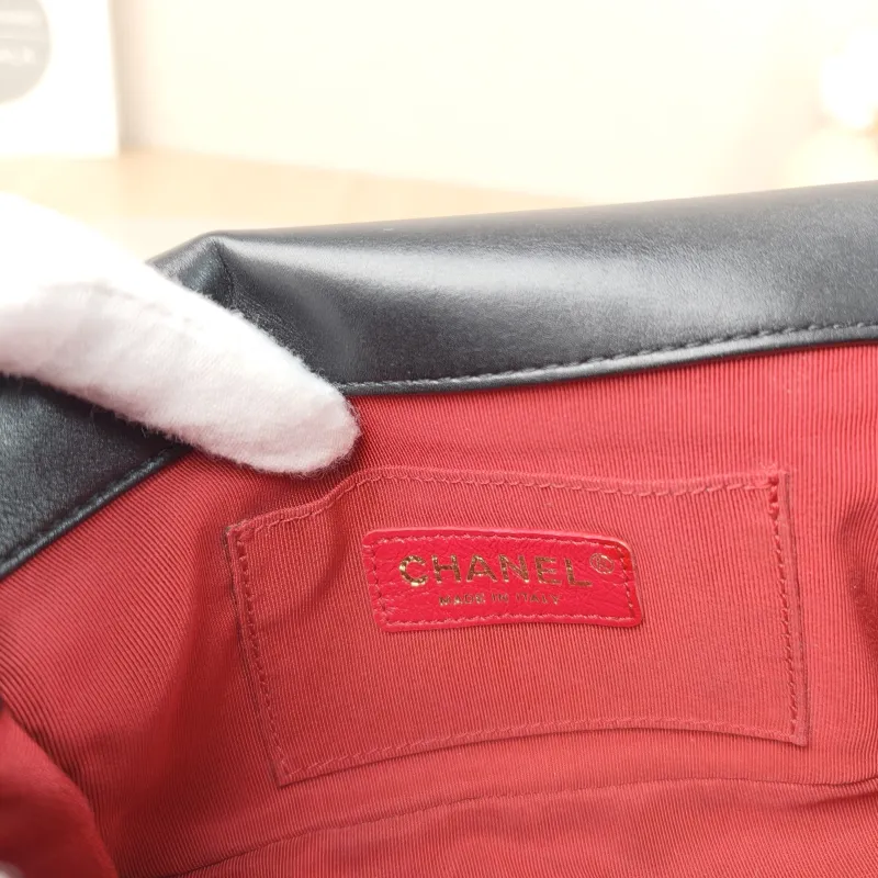 Chanel Crossbody Bag Pearl cf Collection Crossbody Bag Black Calfskin One Size 20 × 5 × 12 cm 30 — detail view 9 of 11