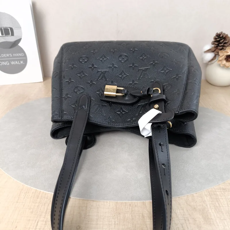 Louis Vuitton Shoulder Bag All In One Black Calfskin Small40 × 15 × 22 cm — detail view 4 of 14