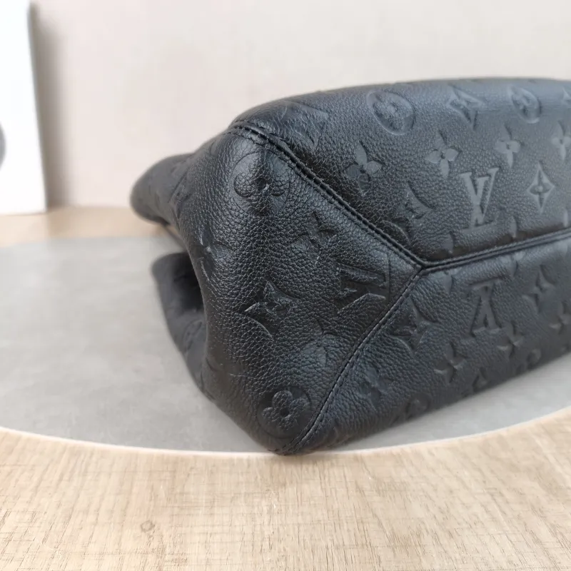 Louis Vuitton Shoulder Bag All In One Black Calfskin Small40 × 15 × 22 cm — detail view 2 of 14