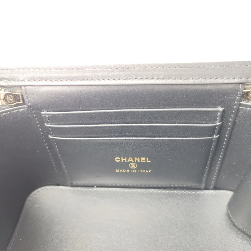 Chanel Crossbody Bag Black Grained Calfskin Mini 16 × 8 × 9.5 cm — detail view 8 of 12