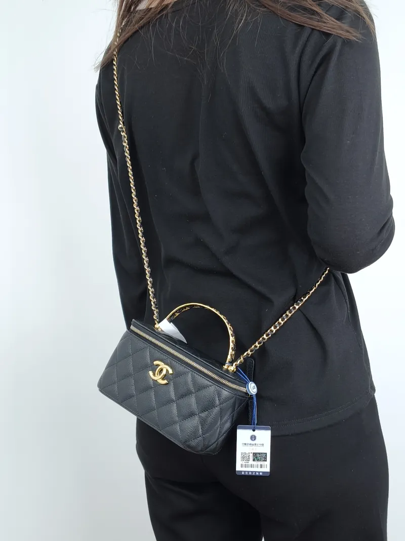 Chanel Crossbody Bag Edition Black Grained Calfskinmini16 × 8 × 9.5 cm — on-model view 3 of 3