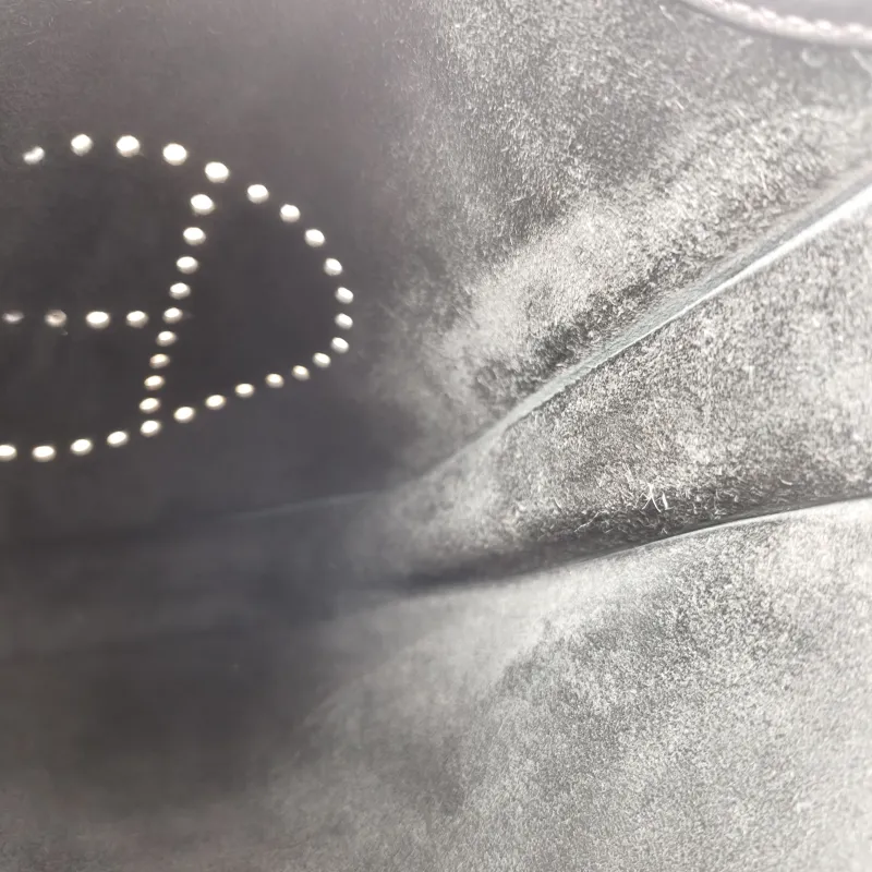 Hermès Crossbody Bag Evelyne 29 29Black Silver-Tone Hardware Clemence Taurillon TC Calfskin Small29 × 8 × 30 cm — detail view 12 of 12