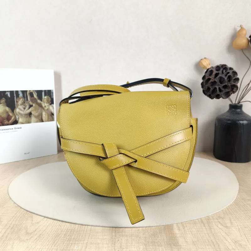 LOEWE Crossbody Bag Gate Calfskin Medium25 × 11.5 × 19 cm