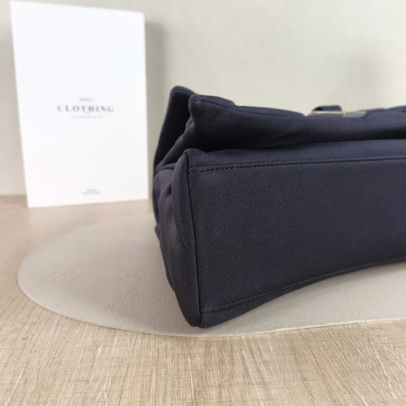 BALENCIAGA Shoulder Bag CRUSH Chain Bag Black Medium 30 × 13 × 20 cm — detail view 8 of 11