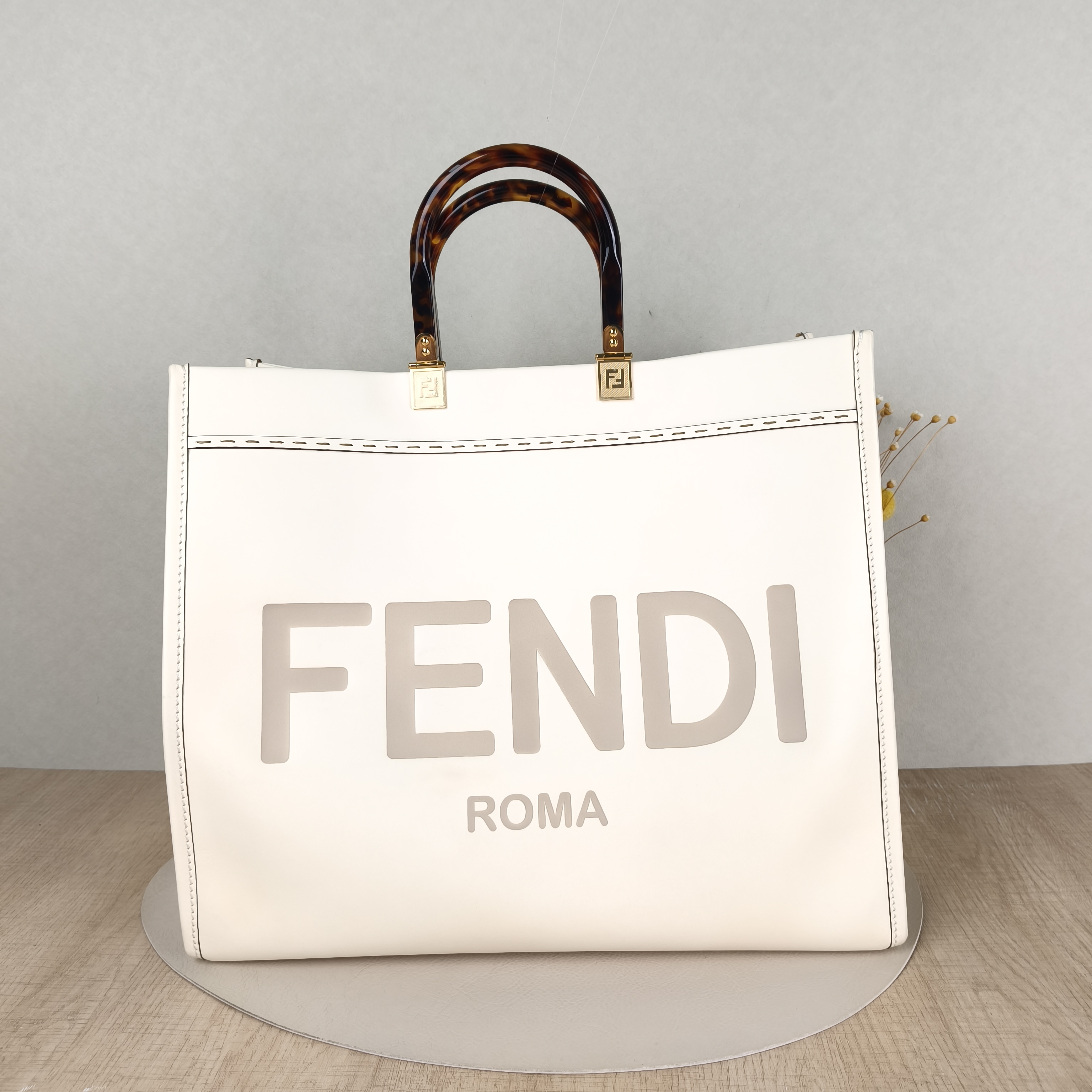 FENDI Shoulder Bag Sunshine Shopping Tote White Calfskin Large40.5 × 21.5 × 35 cm