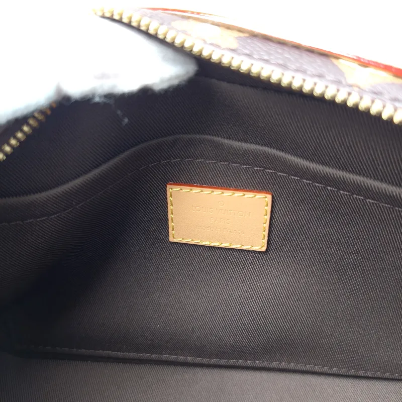 Louis Vuitton Crossbody Bag ENVELOPE Camera Bag Messenger Bag Tyler PVC One Size 23.5 × 8.5 × 15.5 cm — detail view 1 of 11