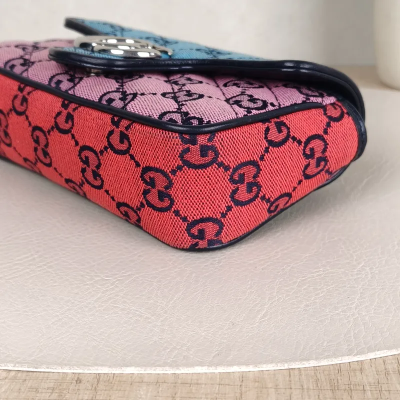 GUCCI Crossbody Bag GG Marmont Mini Marmont Mini Canvasmini16.5 × 4.5 × 9.5 cm — detail view 6 of 11