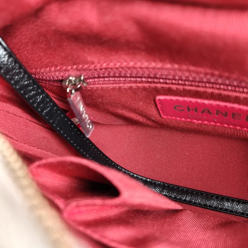 Chanel Crossbody Bag Gabrielle Gabrielle Bag CC alfskin Small 20 × 8 × 15 cm 29 — detail view 10 of 12
